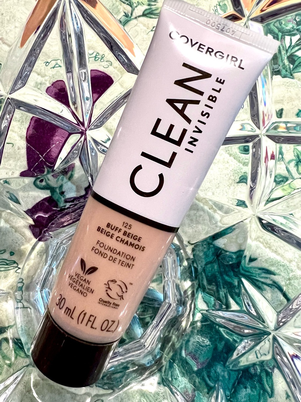 CoverGirl Clean Invisible Foundation - Buff Beige (125)